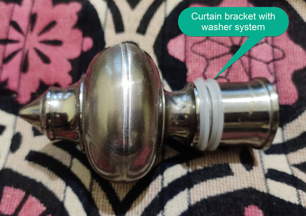 curtain bracket with washer